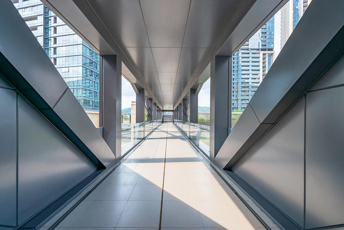the-corridor-8GESTM3.jpg